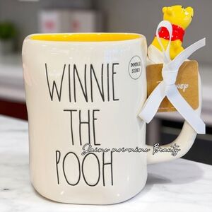 Rae Dunn X Disney Winnie The POOH Figural Handle Coffee mug
